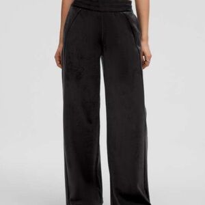 Lululemon Scuba Mid-Rise Wide-Leg Pant Velvet Cord